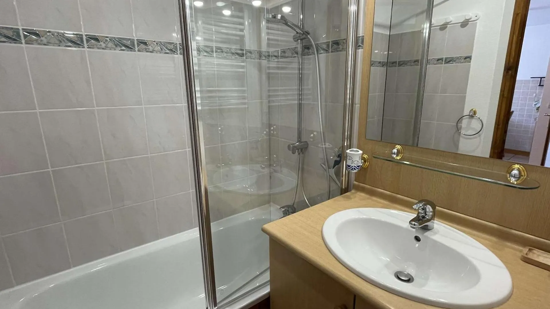 Charmant T2 Cabine Avec Parking A Praz-Sur-Arly - 4 Pers - Fr-1-603-49 0*,